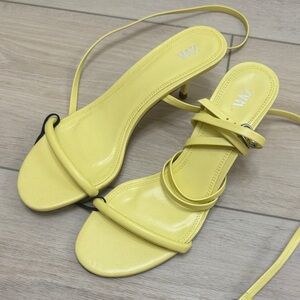 NWT ZARA Yellow Strappy Kitten Heel Mules. Size 7.5